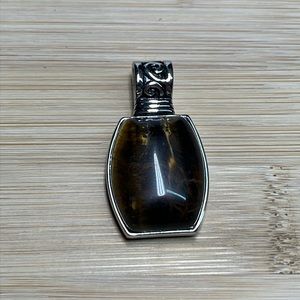 LIA SOPHIA Tigers Eye Pendant Silver Casing